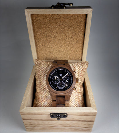 Montre en noyer et sa boite