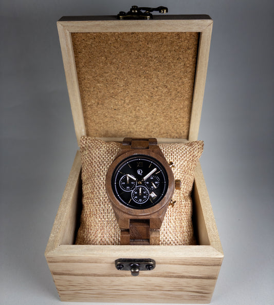 Montre en noyer et sa boite